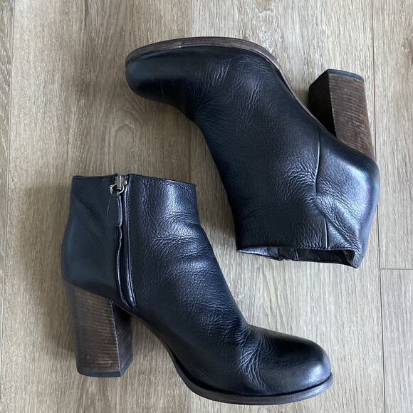 Prada Ankle Boots Women Sz 37 1/2 US 7 Black Ankle Zip Block Heel Made in Italy - Picture 1 of 12